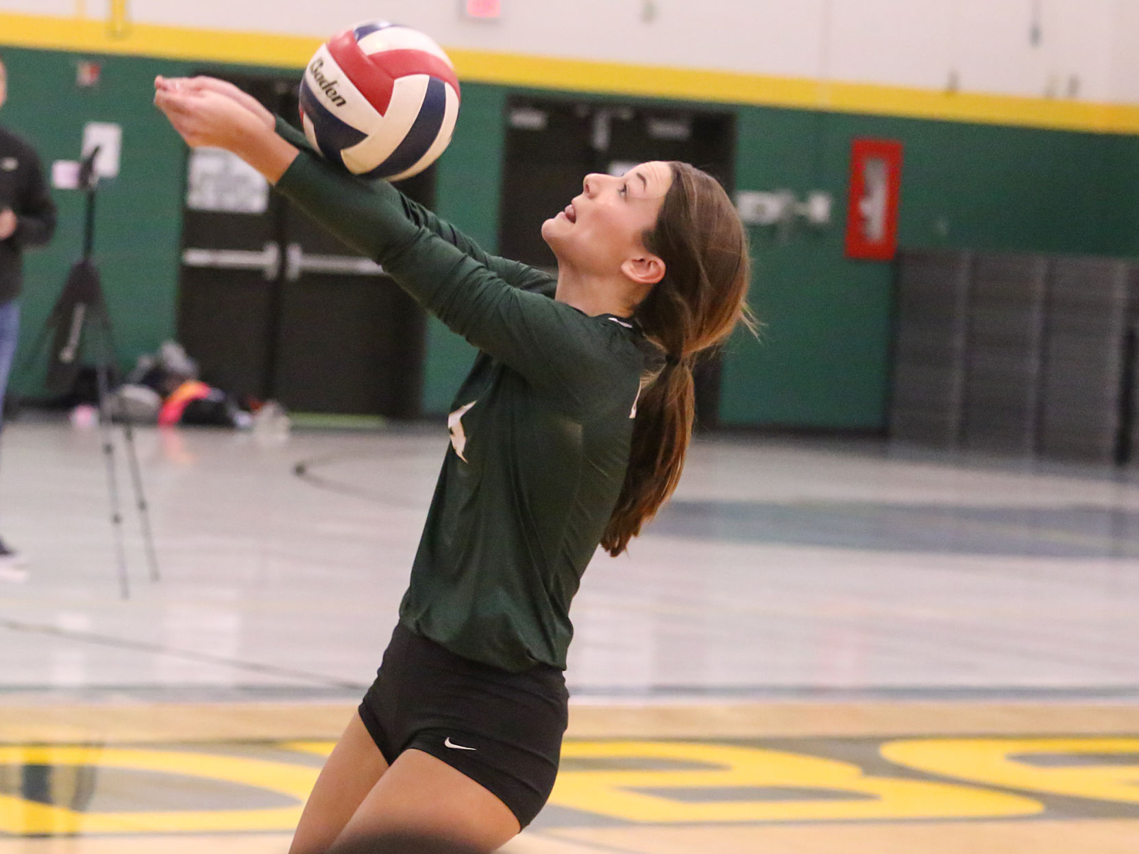 Lindbergh vs. Oakville volleyball
